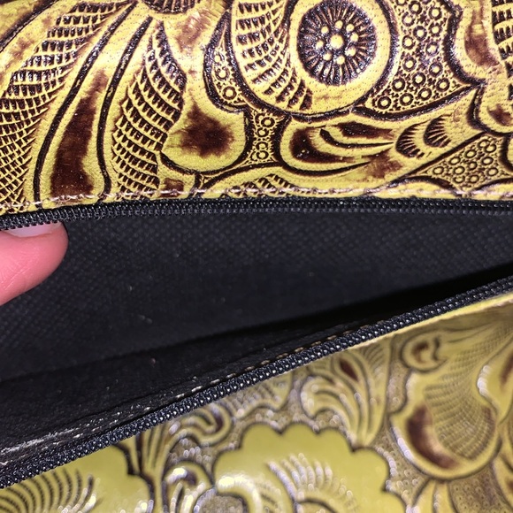 NEW! Beautiful Hand Tooled 100% Leather Lime Green With Coco Accent Wallet - Picture 10 of 10